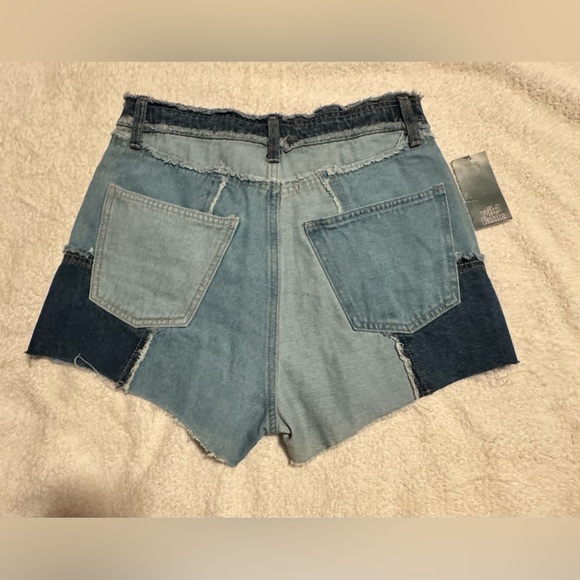 - Wild Fable Women's Blue Shorts - Picture 4 of 9